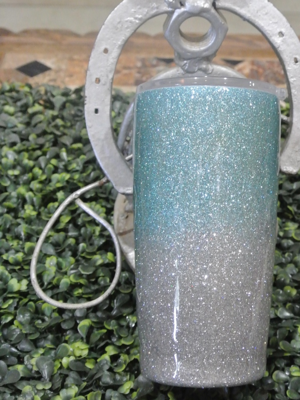 TURQUOISE AND SILVER OMBRE GLITTER MEDIUM TUMBLER WITH LID